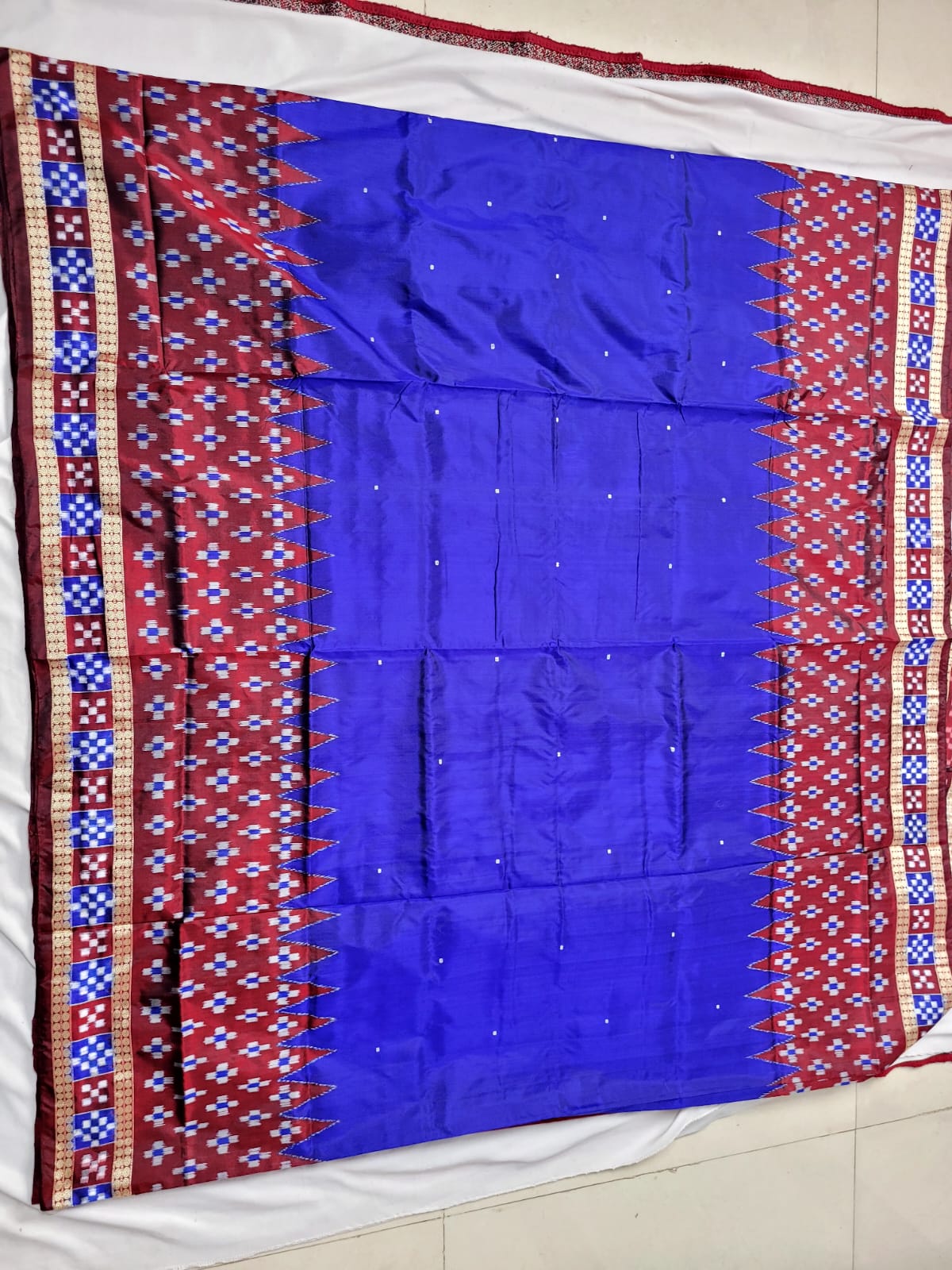 Blue and Maroon color Sambalpuri dhadi pasapali pata saree.